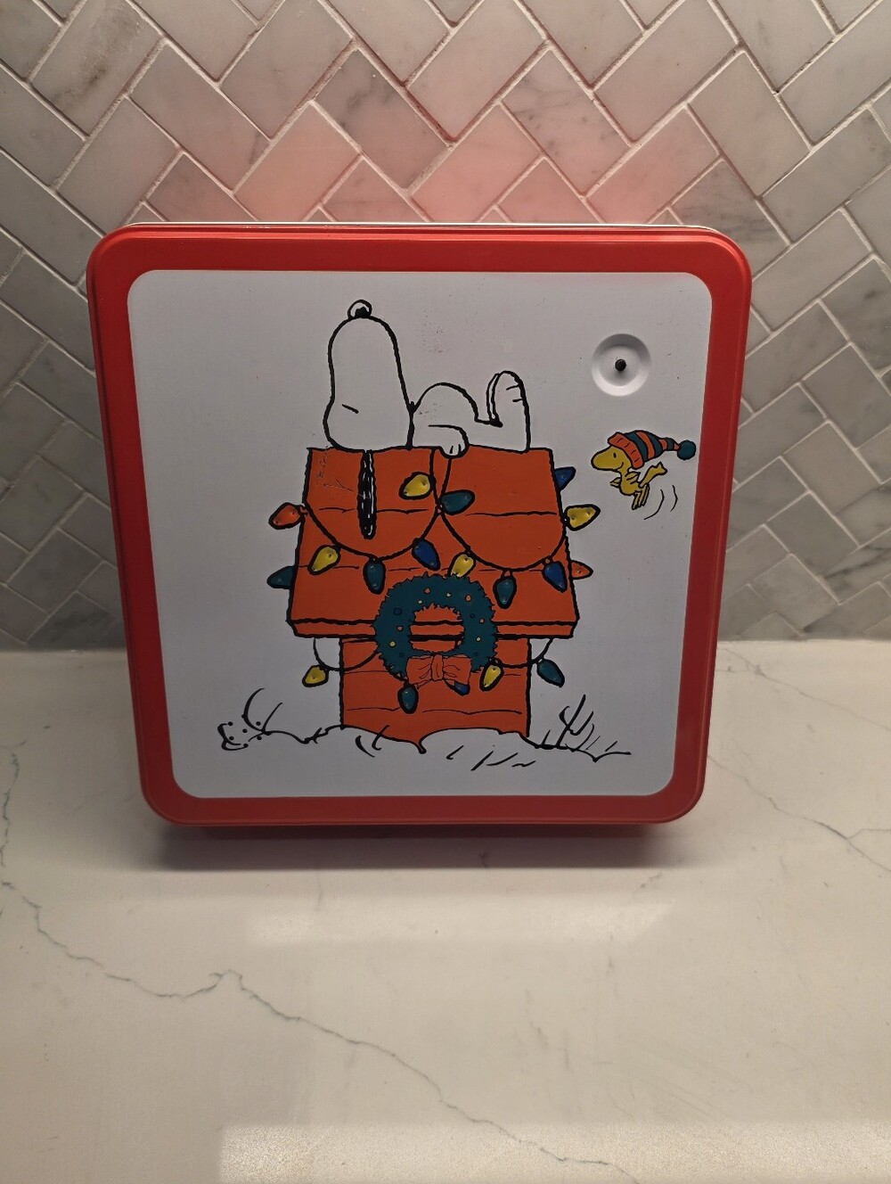 Original Gourmet Peanuts Christmas Snoopy Musical Cookie Tin - Plays Jingle Bell